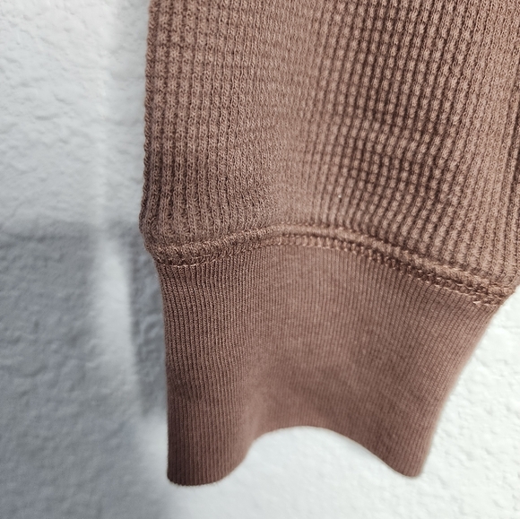 GAP Kids Waffle Henley Shirt in Brown Size M New With Tags - Picture 3 of 8